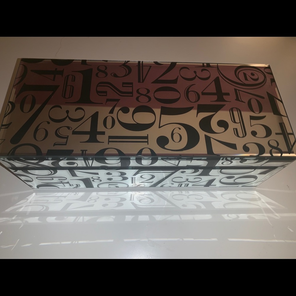 Numbered Mirror Box